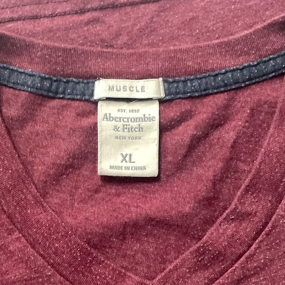 Abercrombie & Fitch Shirt Men's Size XL Muscle V-Neck Logo Maroon Short Sleeve - Picture 8 of 11